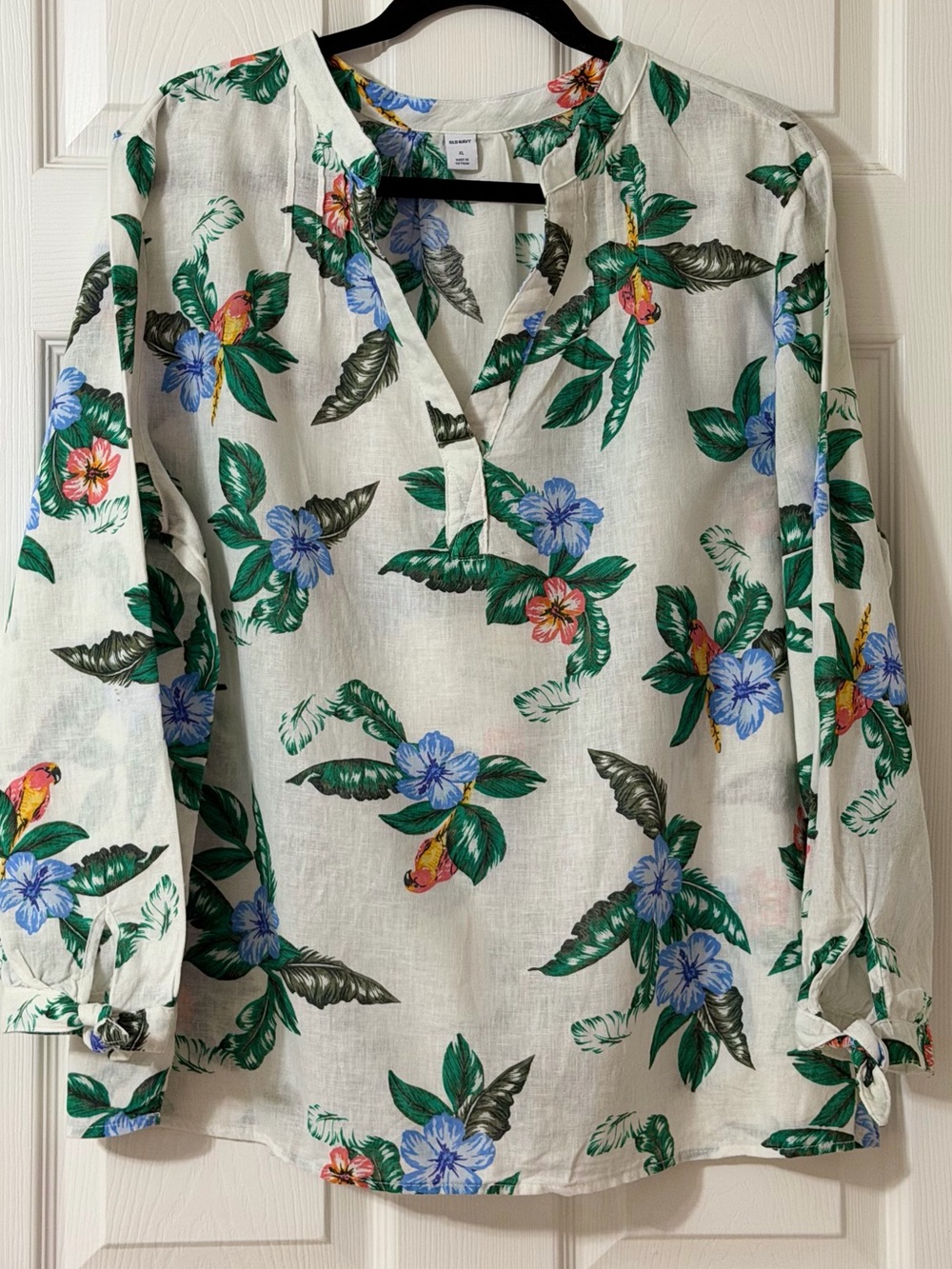 Old Navy White Floral V-Neck Tunic with Green Leaves